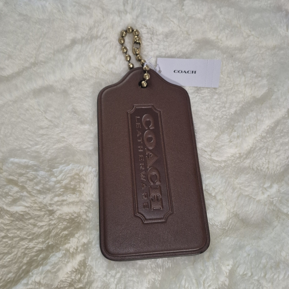 Brand New! Tags Attached! Coach Brown Leather Key Holder with Gold Chain - Picture 4 of 5